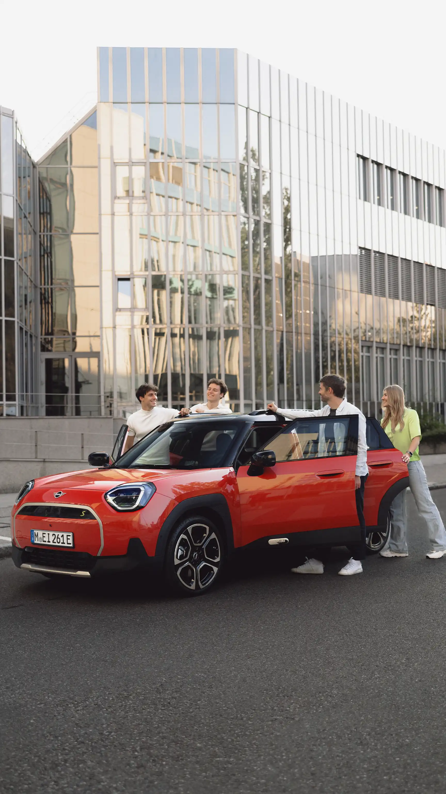 MINI Aceman integral electric - Prieteni