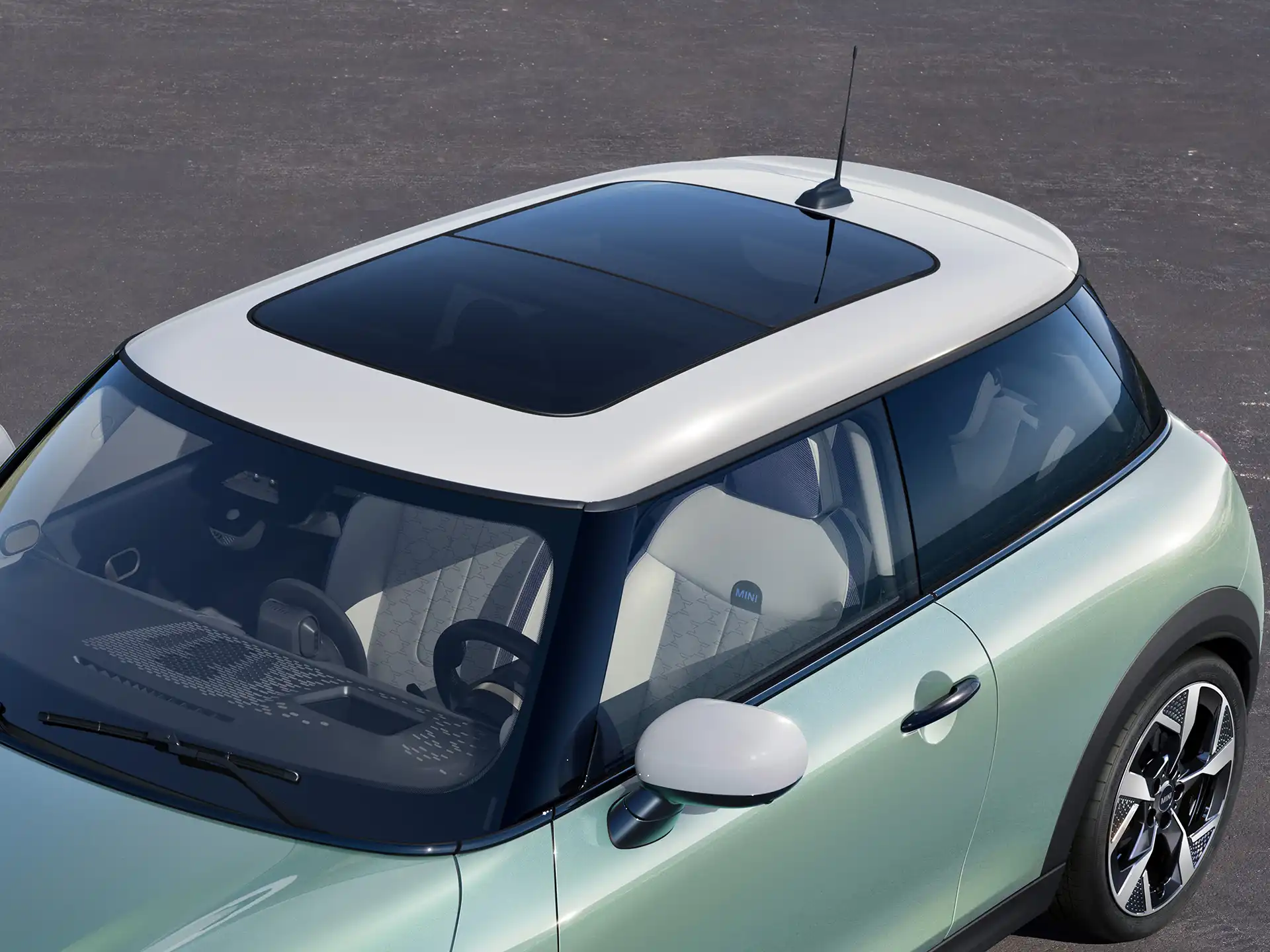 MINI Cooper cu 3 uşi - Video plafon panoramic