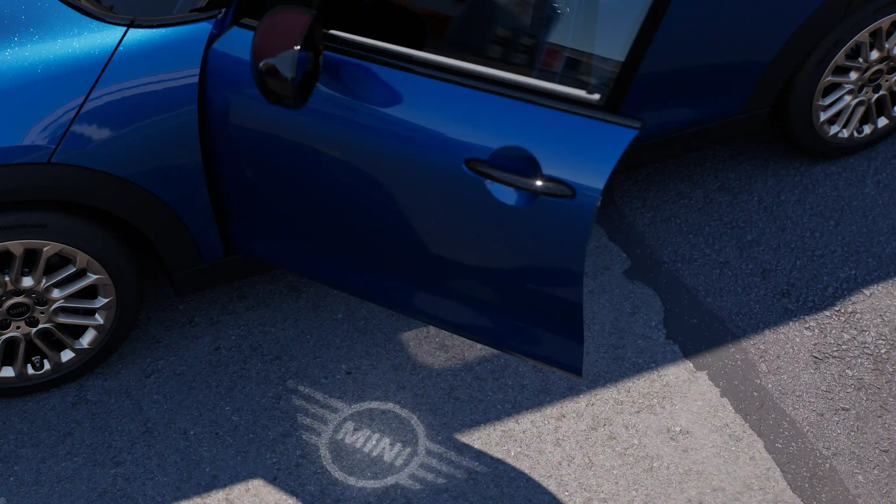 MINI Cooper cu 5 uşi - Mesaj de întâmpinare