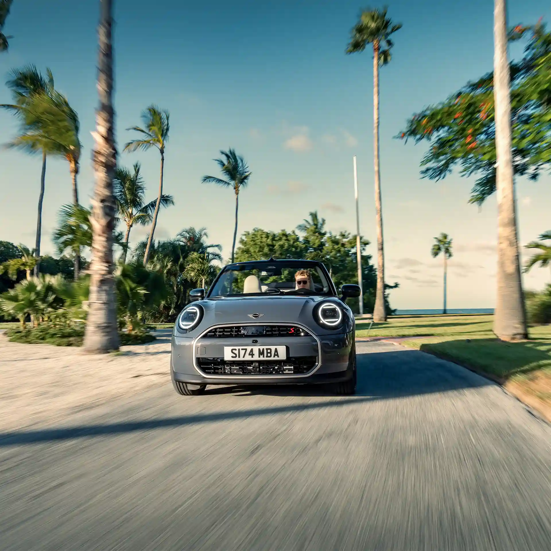 MINI Cooper Cabrio în Gri Copper