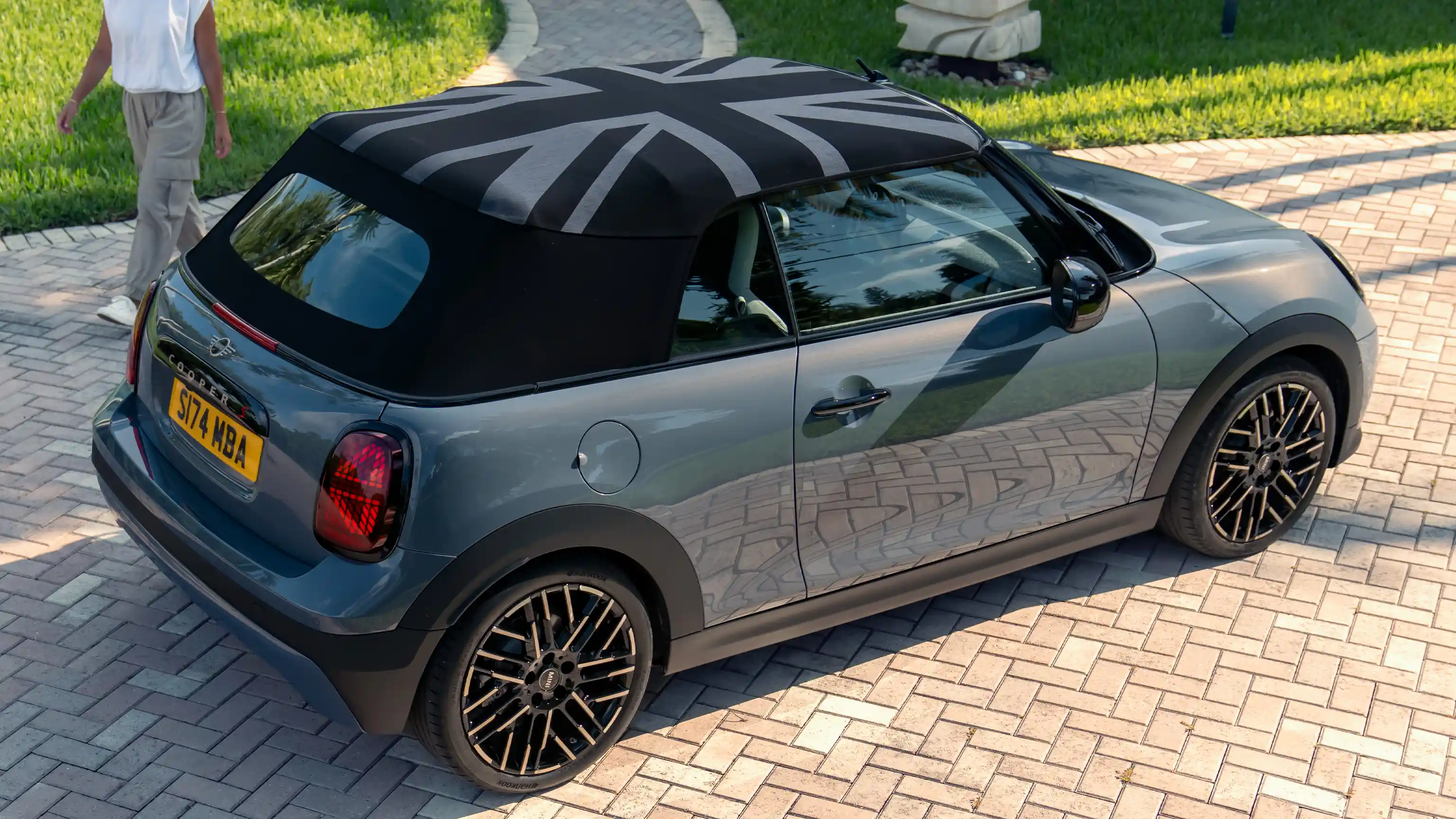 MINI Cooper Cabrio în Gri Copper