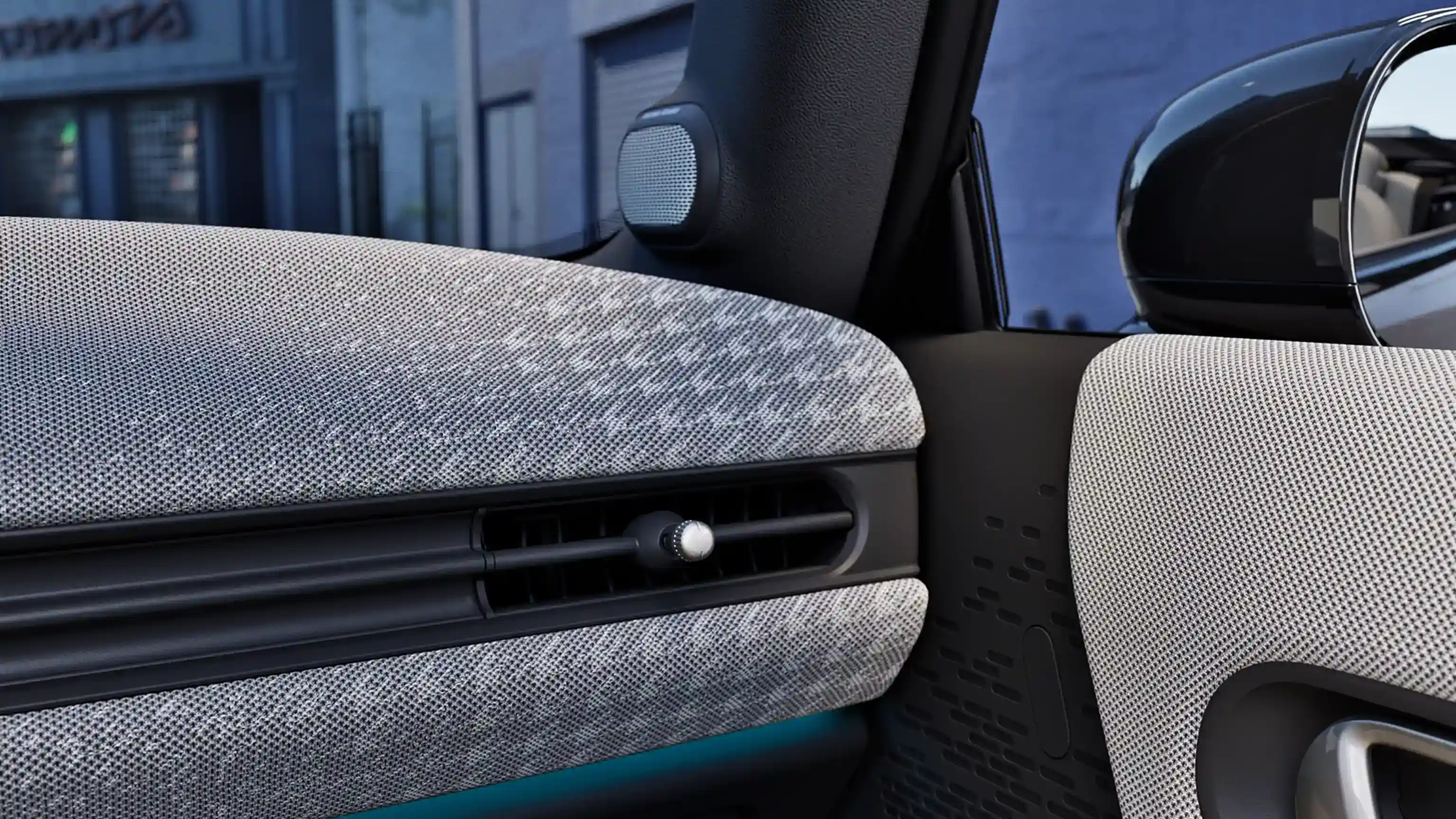 MINI Cooper Cabrio - interior - ţesătură de calitate superioară pentru panoul de bord
