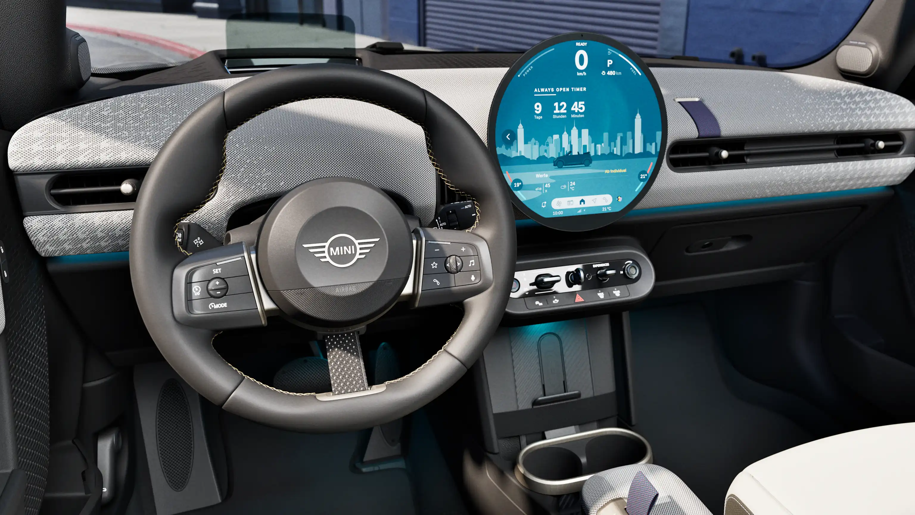 MINI Cooper Cabrio - interior - volan MINI de dimensiuni originale