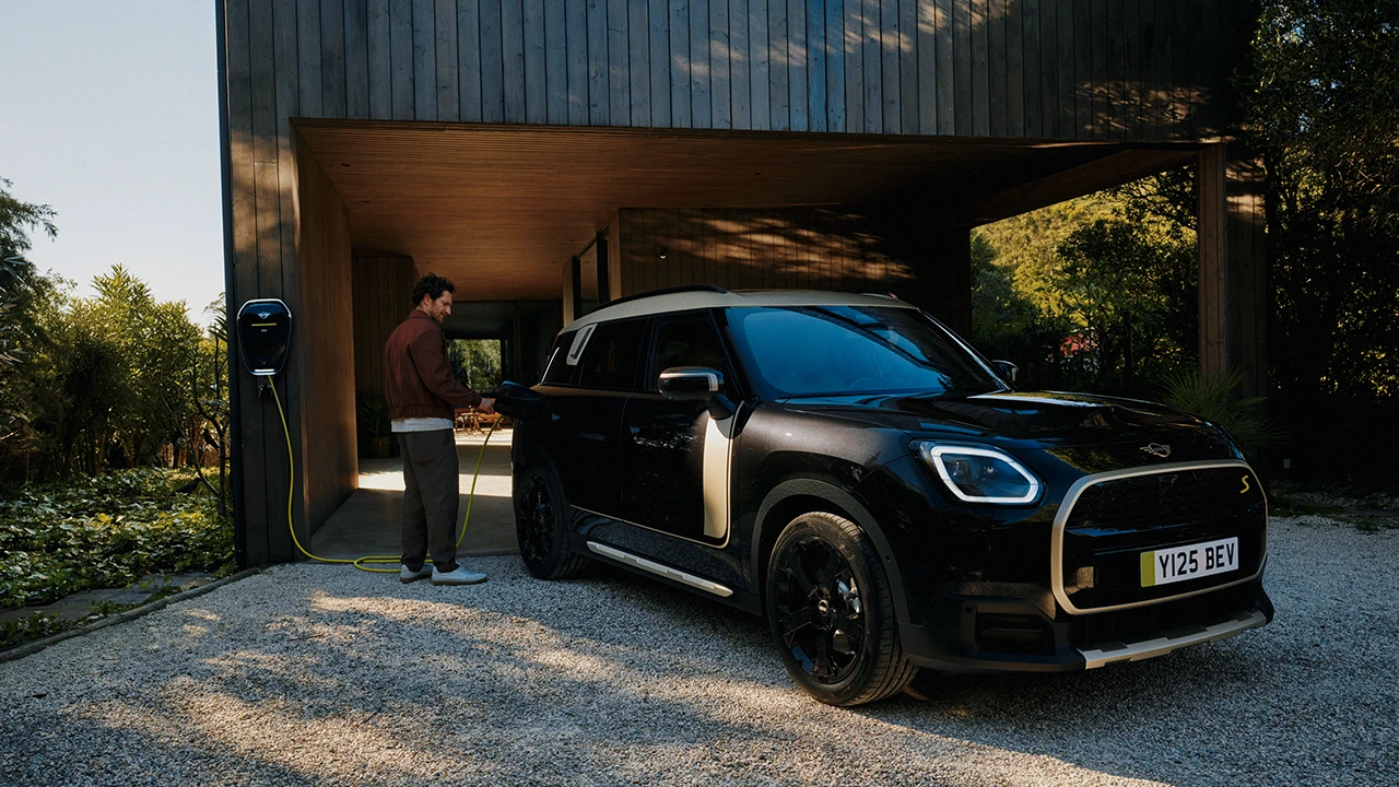 MINI Countryman integral electric - Videoclip