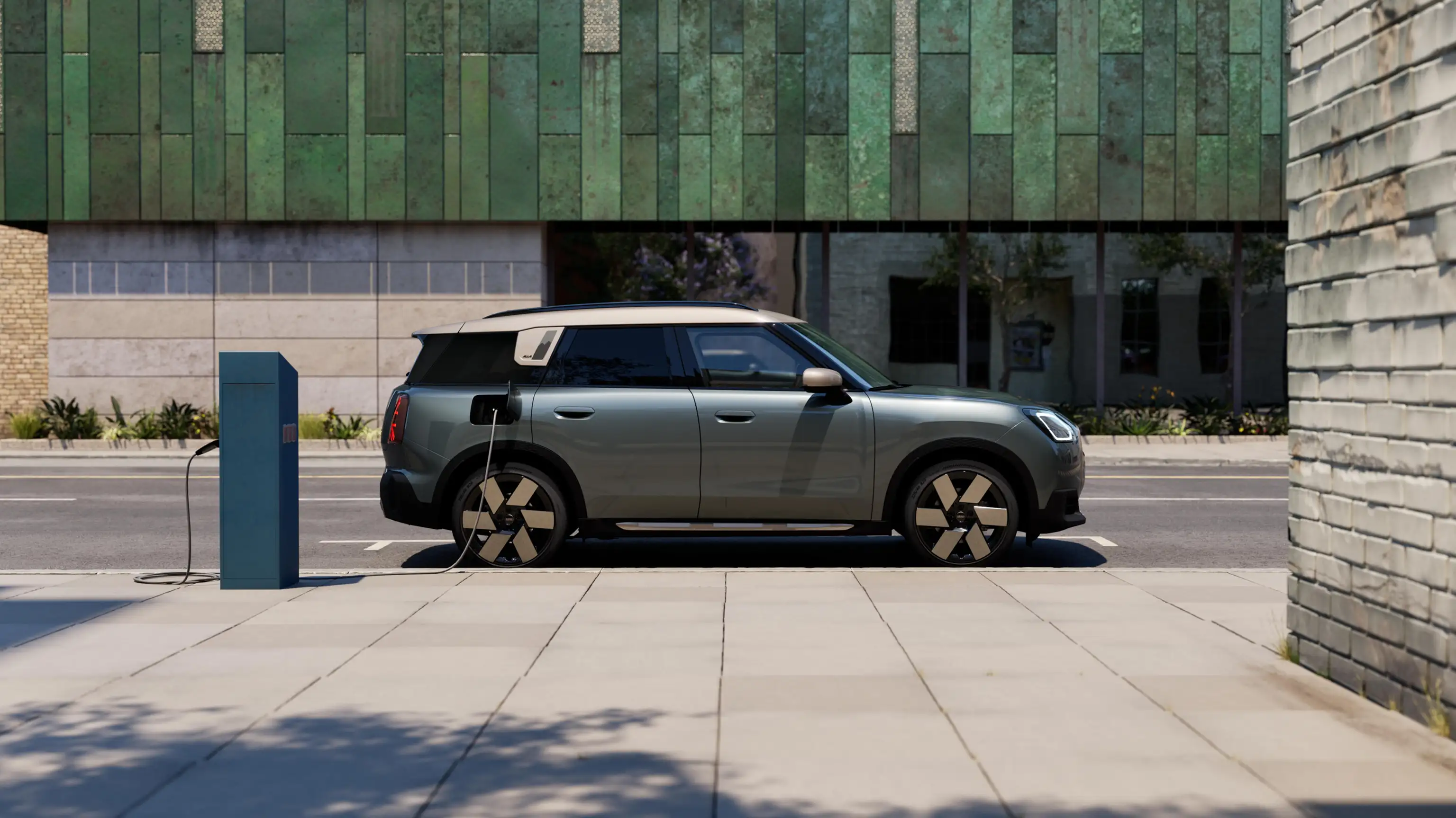 MINI Countryman integral electric în Verde Smokey