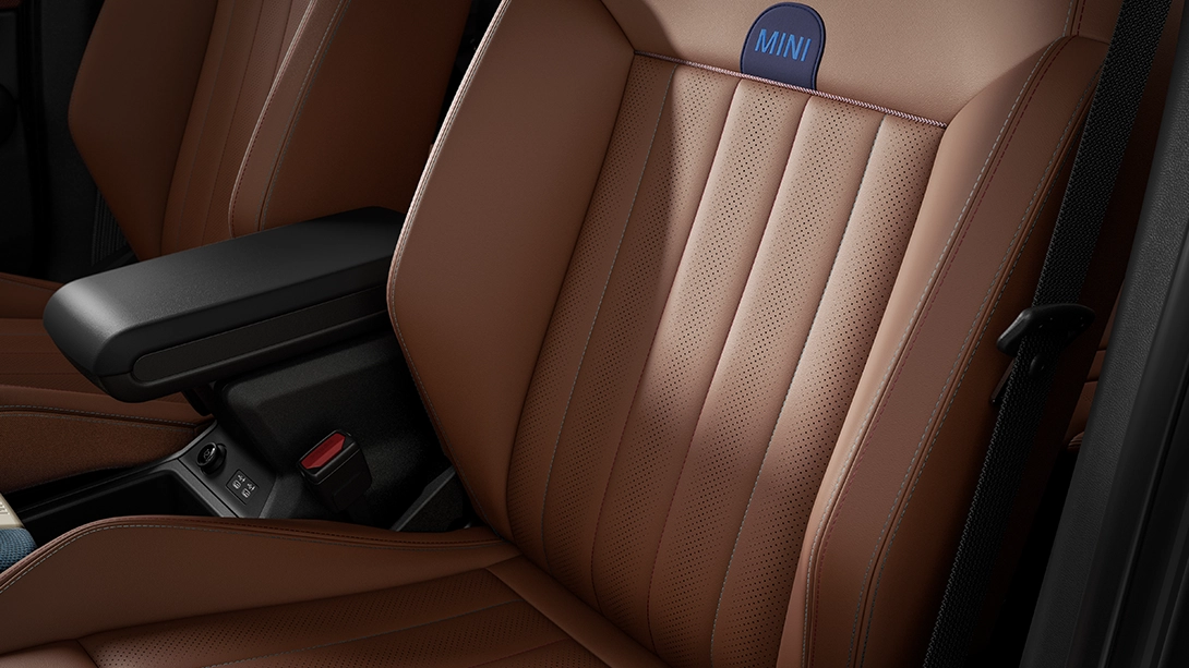 MINI Countryman - interior - tapiţerie maro