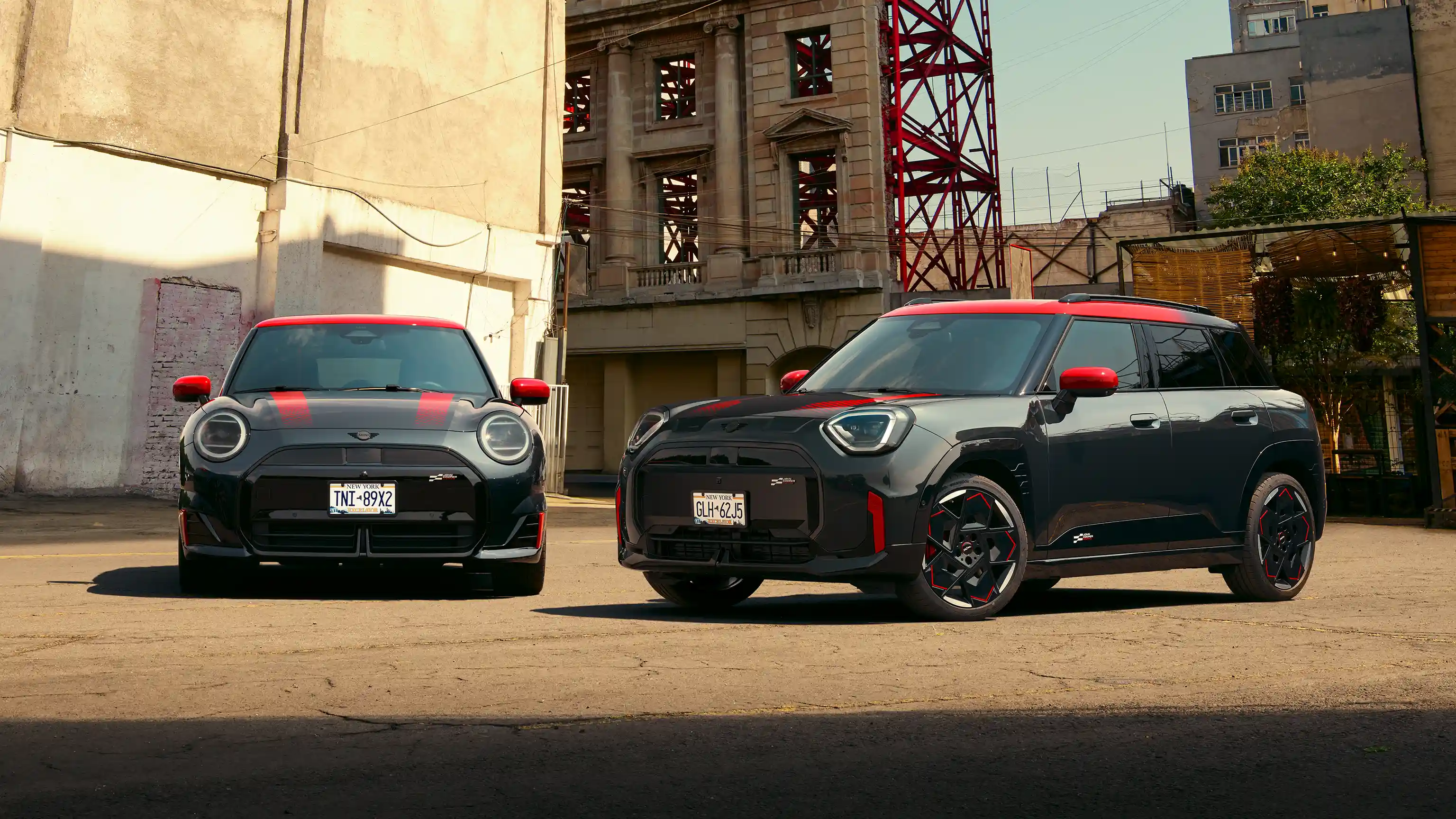 MINI John Cooper Works - Imagine cu familia MINI.