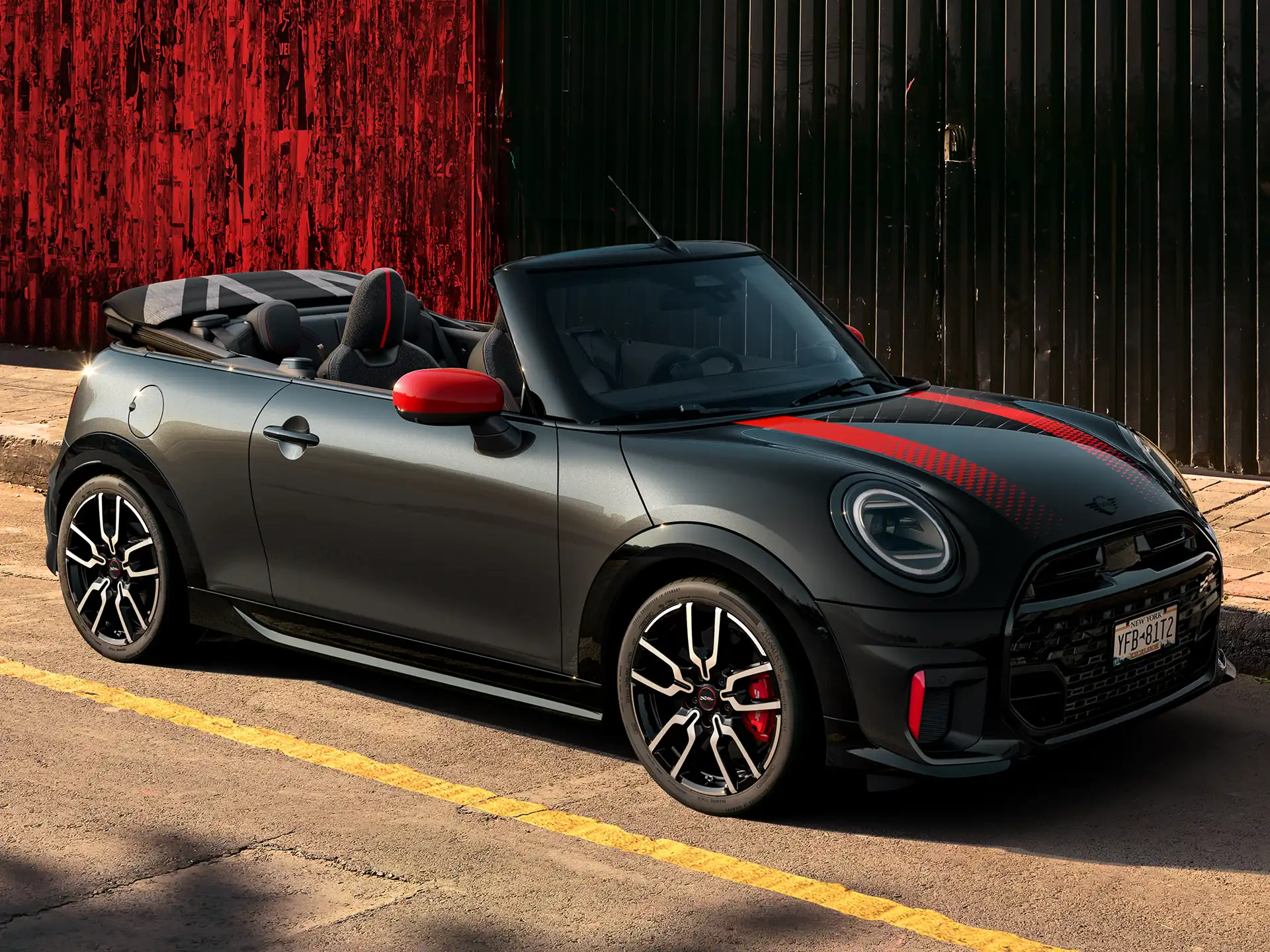 MINI John Cooper Works - Imagine din partea laterală cu F67 JCW