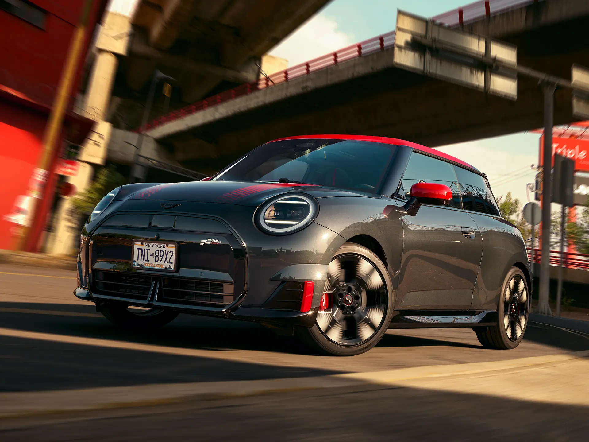 MINI John Cooper Works - Imagine din partea laterală cu J01 JCW
