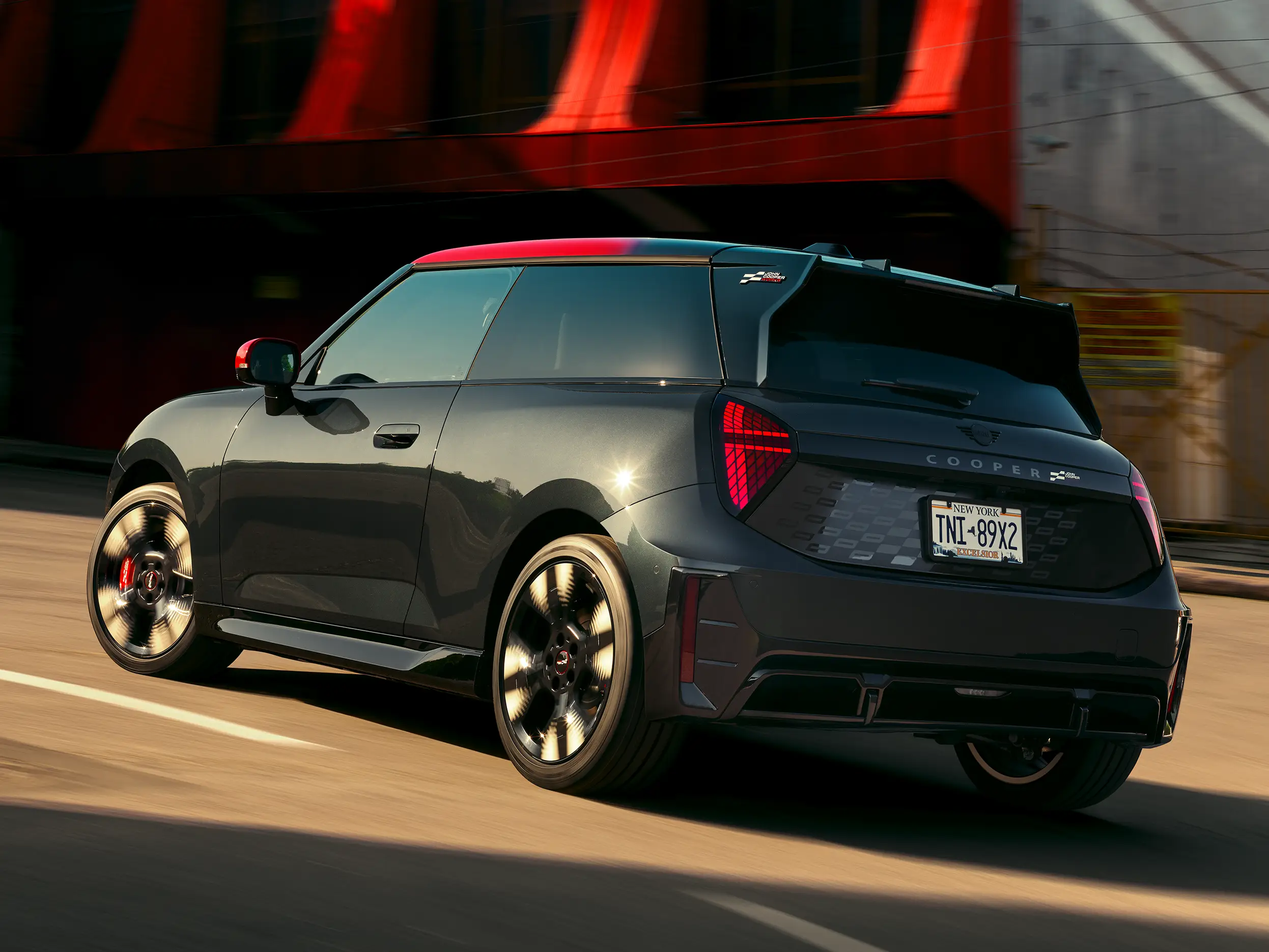 MINI John Cooper Works - Imagine din partea frontală cu J01 JCW