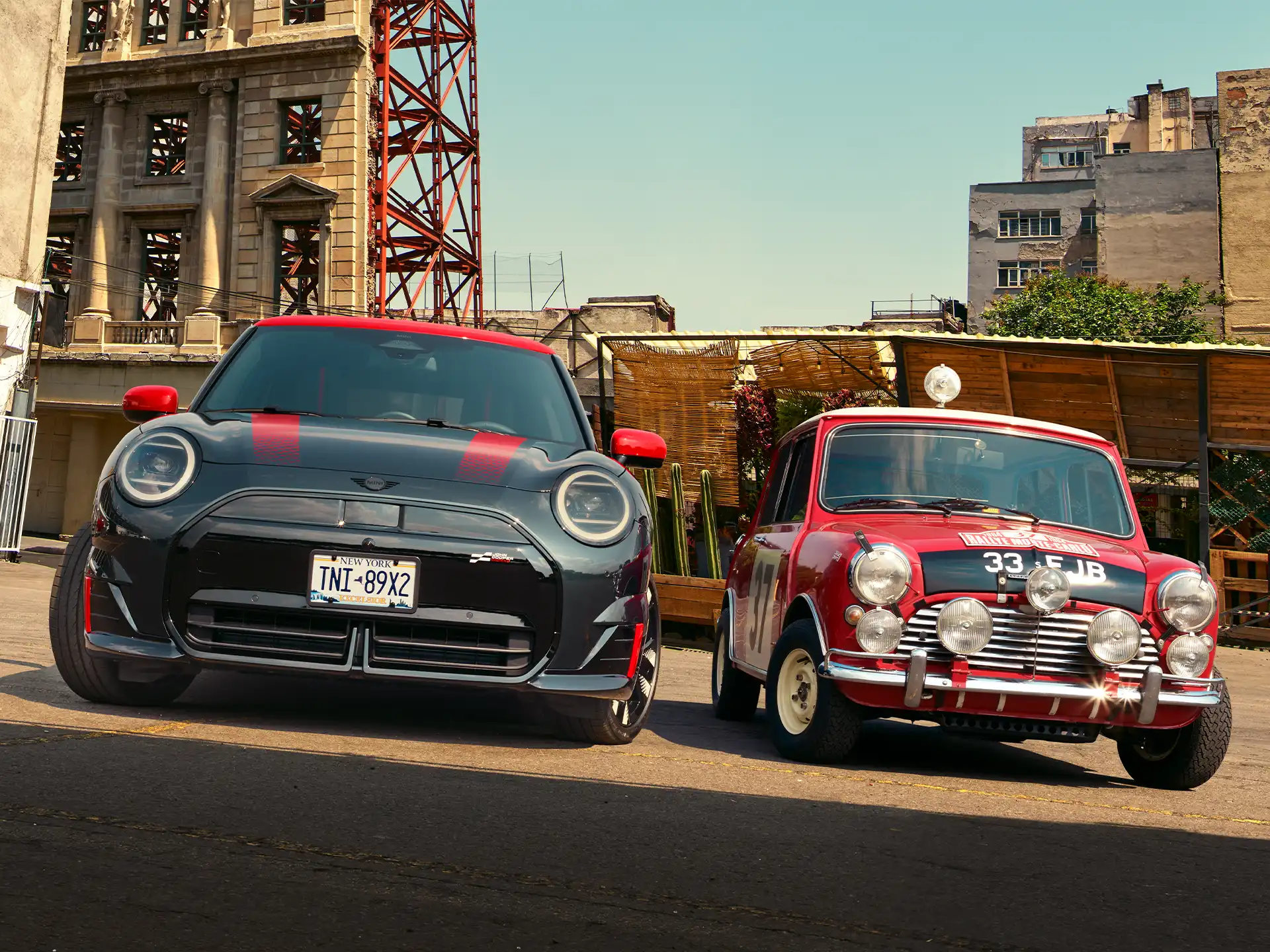 MINI John Cooper Works - Imagine cu familia MINI.