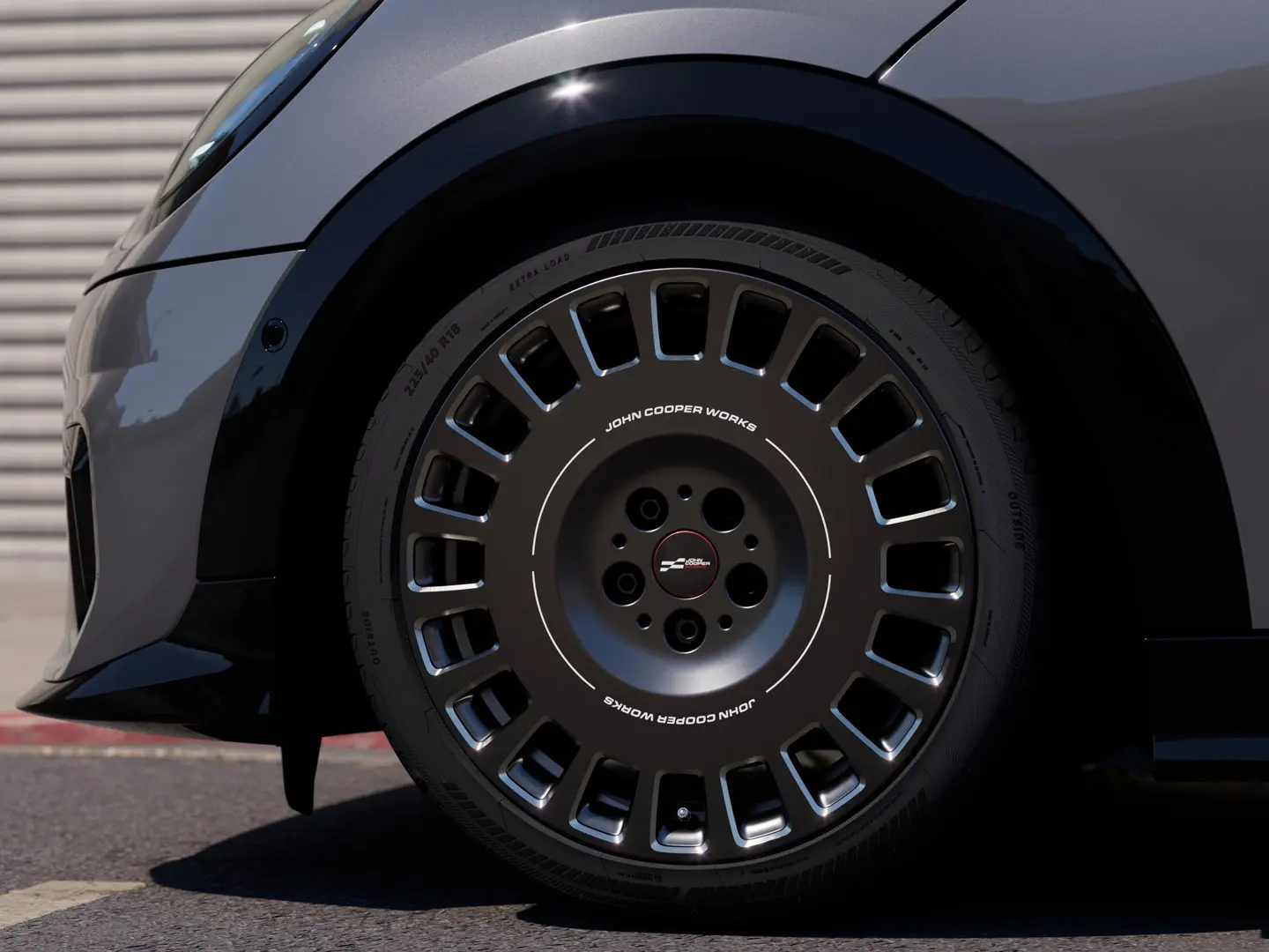 Jantă MINI JCW Rallye-spoke de 18" tip 964, în Gri Frozen Midnight. 