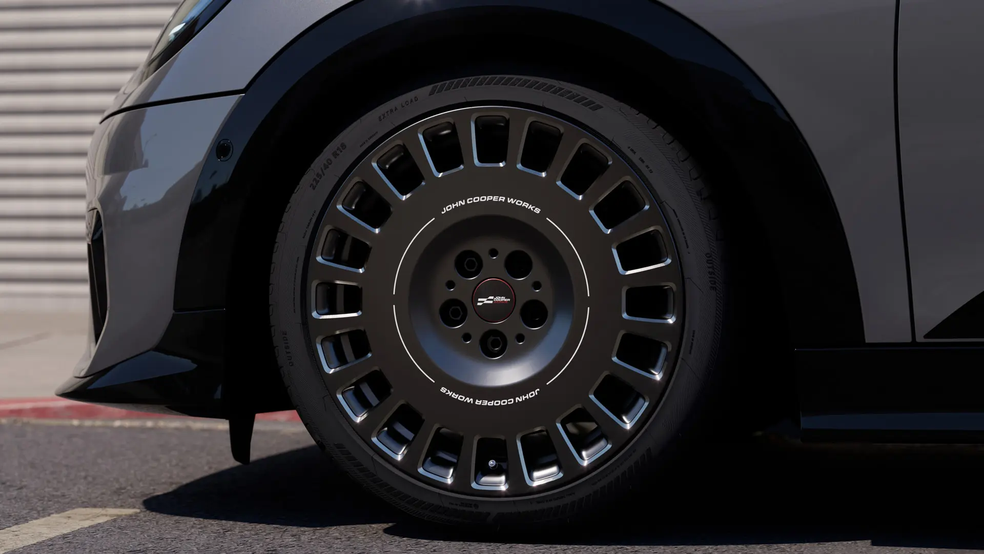 Jantă MINI JCW Rallye-spoke de 18" tip 964, în Gri Frozen Midnight. 