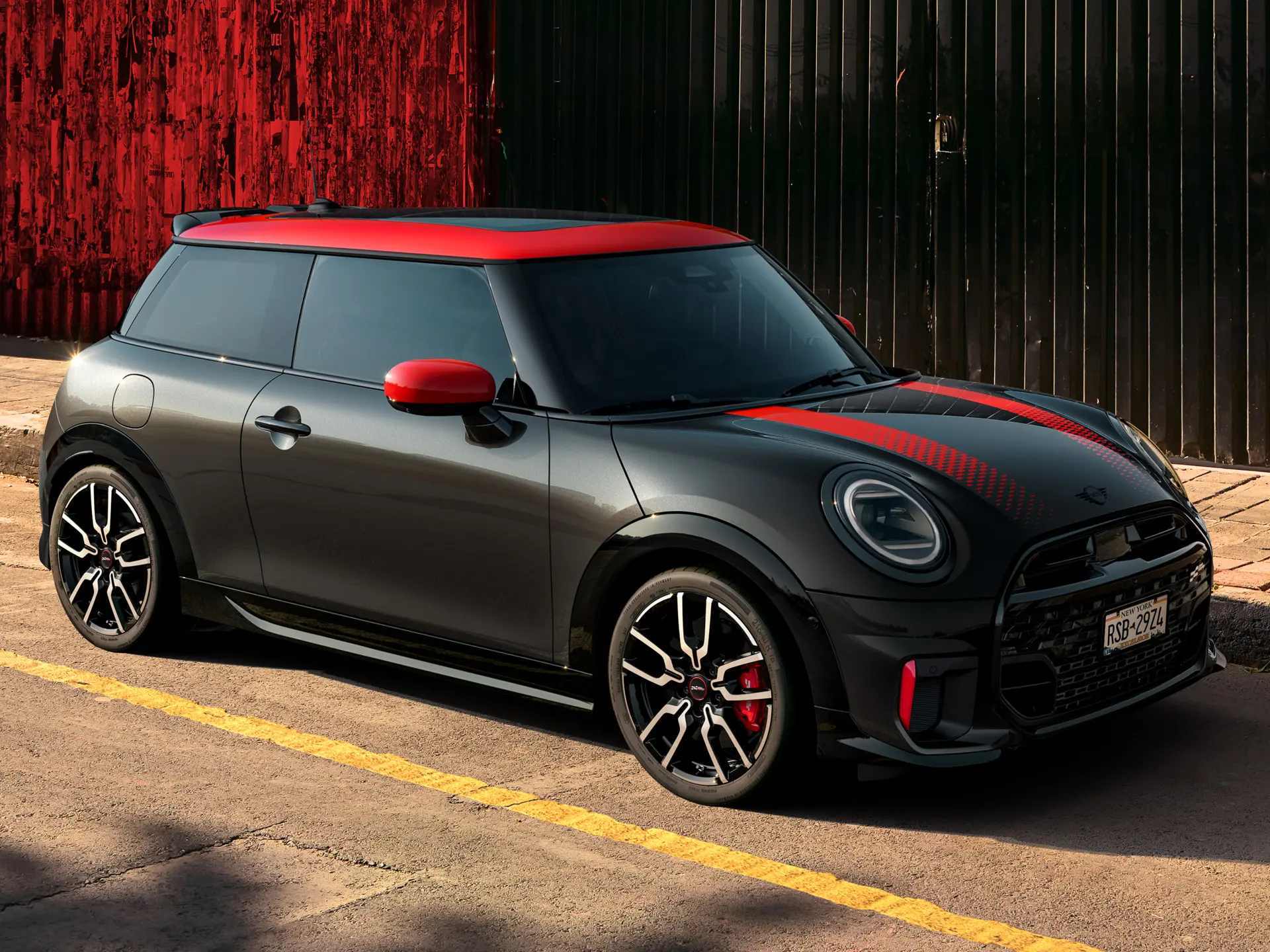 MINI John Cooper Works cu 3 uşi.