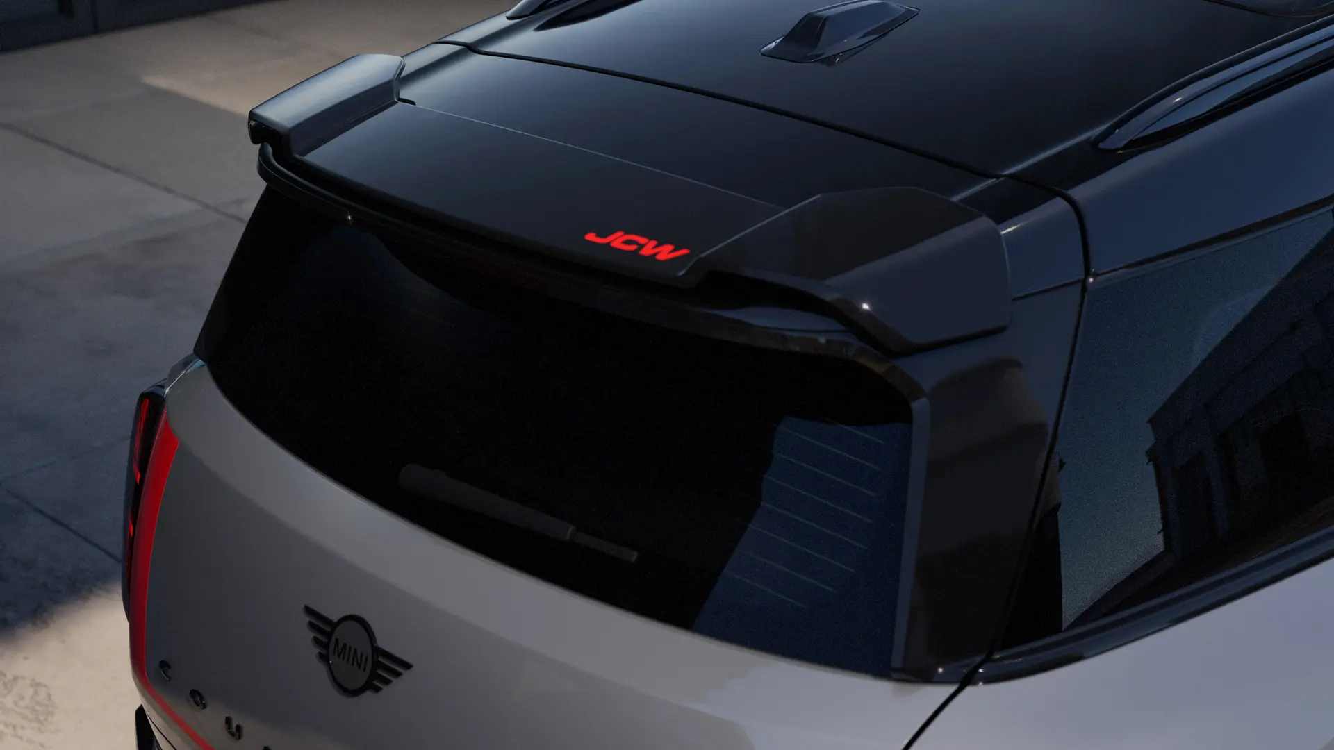 Element de fixare eleron de marginea plafonului MINI John Cooper Works, cu nuanţe specifice în Roşu Chili John Cooper Works.