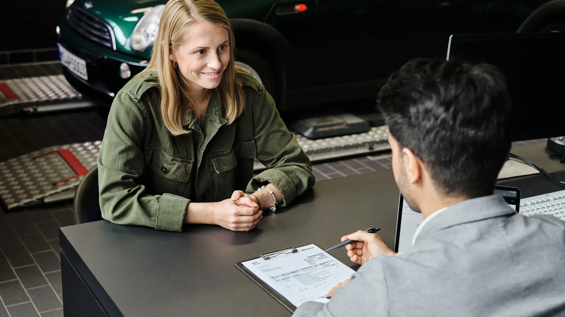 Fă o programare în service.