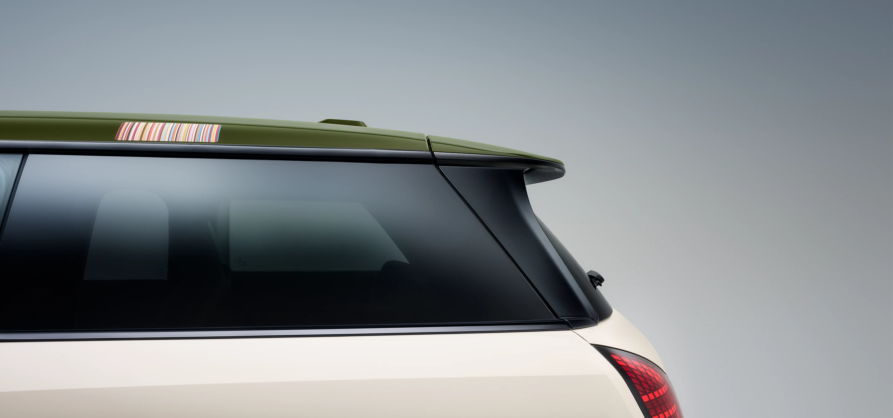 MINI Paul Smith cu plafon contrastant în Verde Nottingham