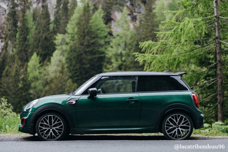 MINI John Cooper Works – verde şi negru – imagine @lucatribondeau96