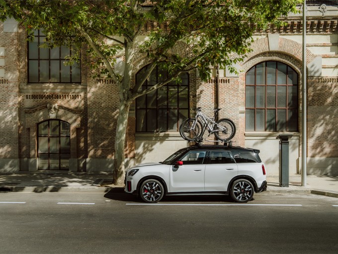 Accesorii originale MINI – Primăvară şi vară | MINI.RO