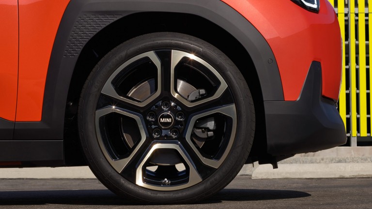 MINI - Eticheta MINI pentru anvelope - Jantă MINI Aceman integral electric