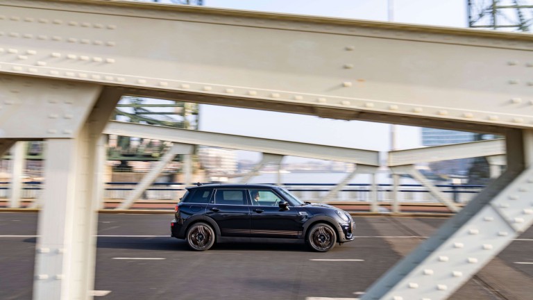 MINI Clubman Final Edition - teaser - funcţii suplimentare