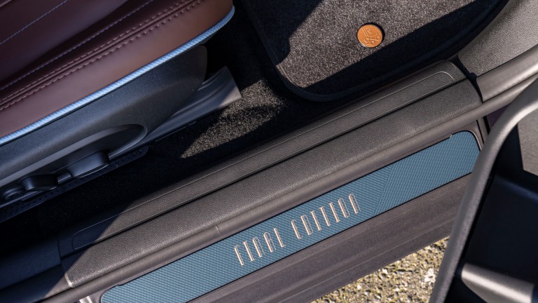 MINI Clubman Final Edition - galerie teaser - prag portieră