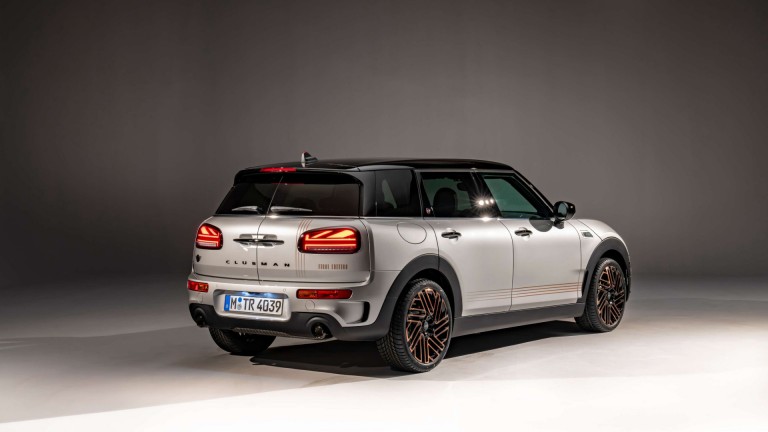 MINI Clubman Final Edition - galerie teaser - elemente de design în negru piano