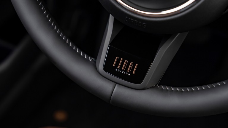 MINI Clubman Final Edition - galerie teaser - emblemă