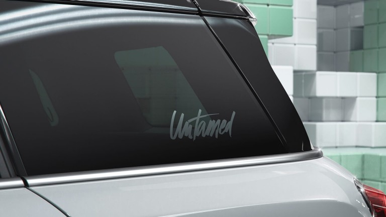 MINI Countryman Untamed Edition– logo scris de mână