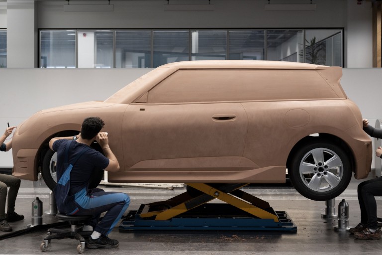 Electromobilitate MINI - design - performanţe îmbunătăţite - 01