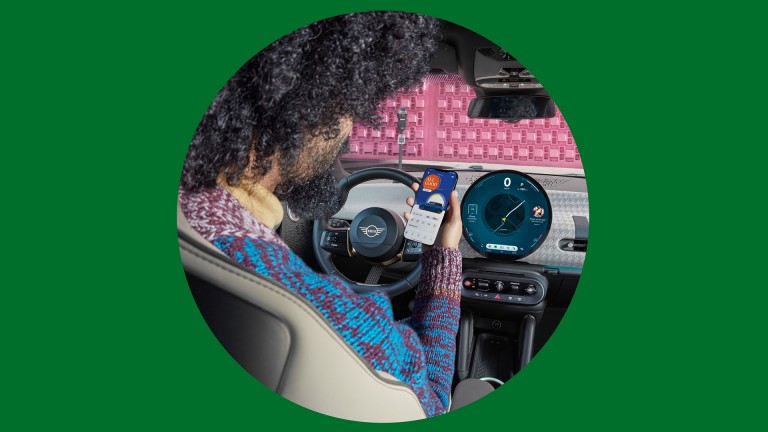 MINI pur electric - experienţă digitală - mini app