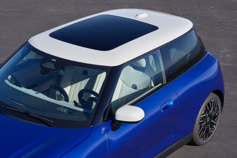 MINI pur electric - galerie exterior - plafon panoramic