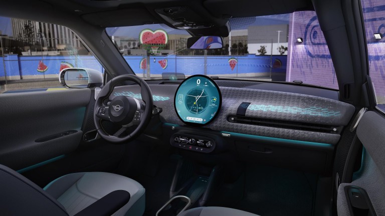 MINI pur electric – interior - ecran oled