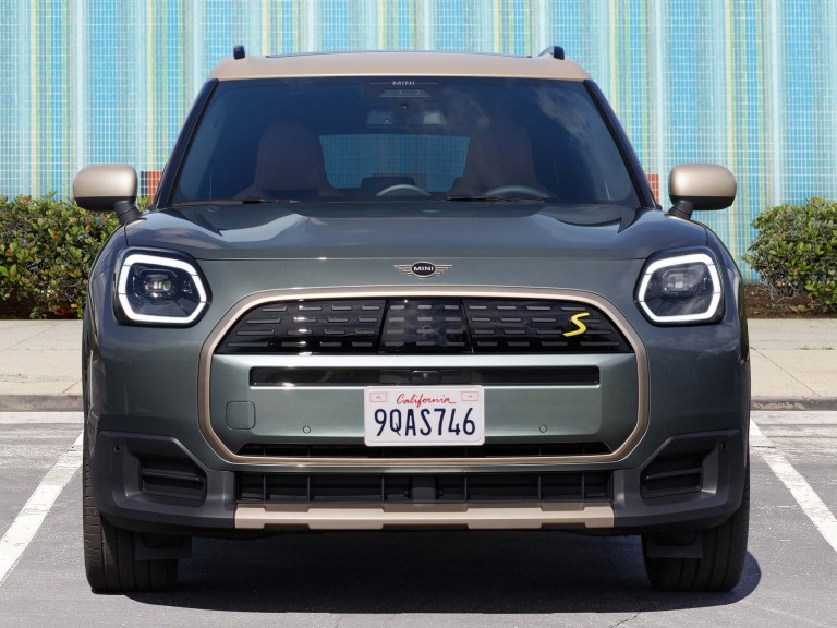 MINI Countryman pur electric - exterior - vedere faţă