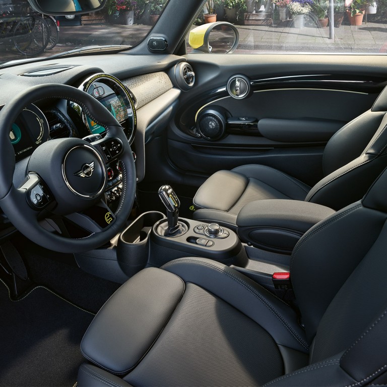 MINI Cooper SE cu 3 uşi – interior – vizualizare la 360°