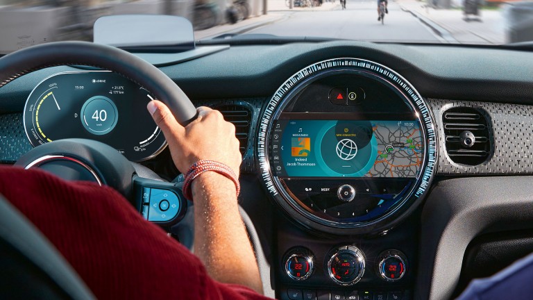 MINI Cooper SE cu 3 uşi – habitaclu – interior