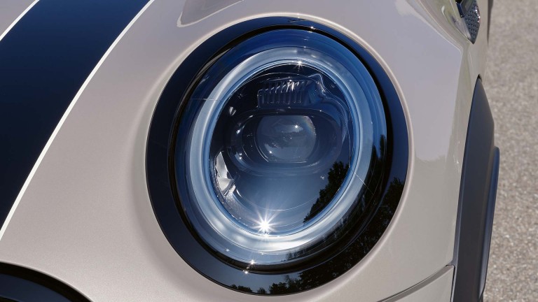 MINI Hatch cu 3 uşi – LED – faruri adaptive