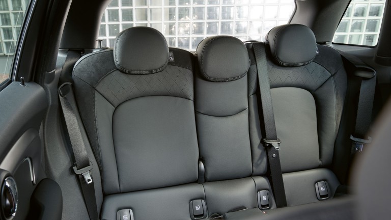 MINI Hatch cu 5 uşi – interior – versiunea standard
