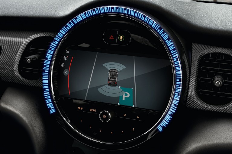 MINI Connected – ecran cu operare tactilă – multimedia