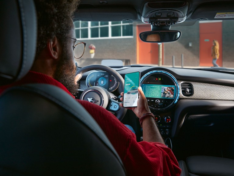 MINI Teleservice – Aplicaţie mobilă