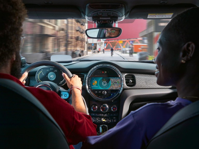 mini connected – touchscreen display – unitate centrală