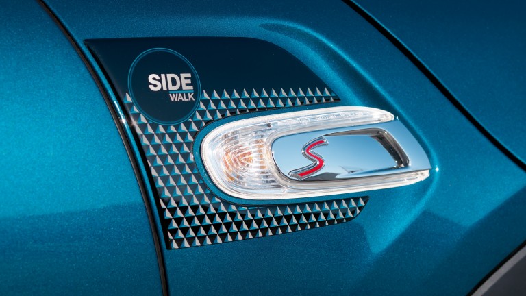 MINI Cabrio „Sidewalk Edition” – semnalizatoare laterale – emblemă „Cooper S”