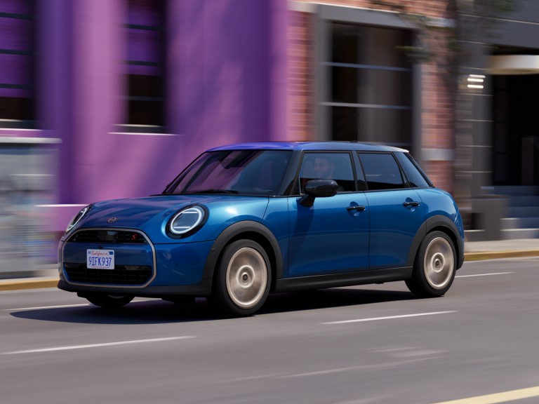 MINI Cooper cu 5 uşi - teaser - listă de preţuri