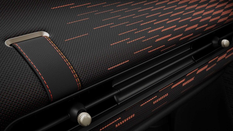 MINI Cooper cu 5 uşi - interior - galerie - tapiţerie scaune în stilul jcw 