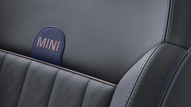 MINI Cooper cu 5 uşi - interior - galerie - tapiţerie scaune