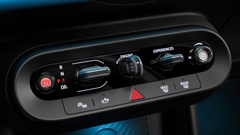MINI Cooper cu 5 uşi - interior - comutator