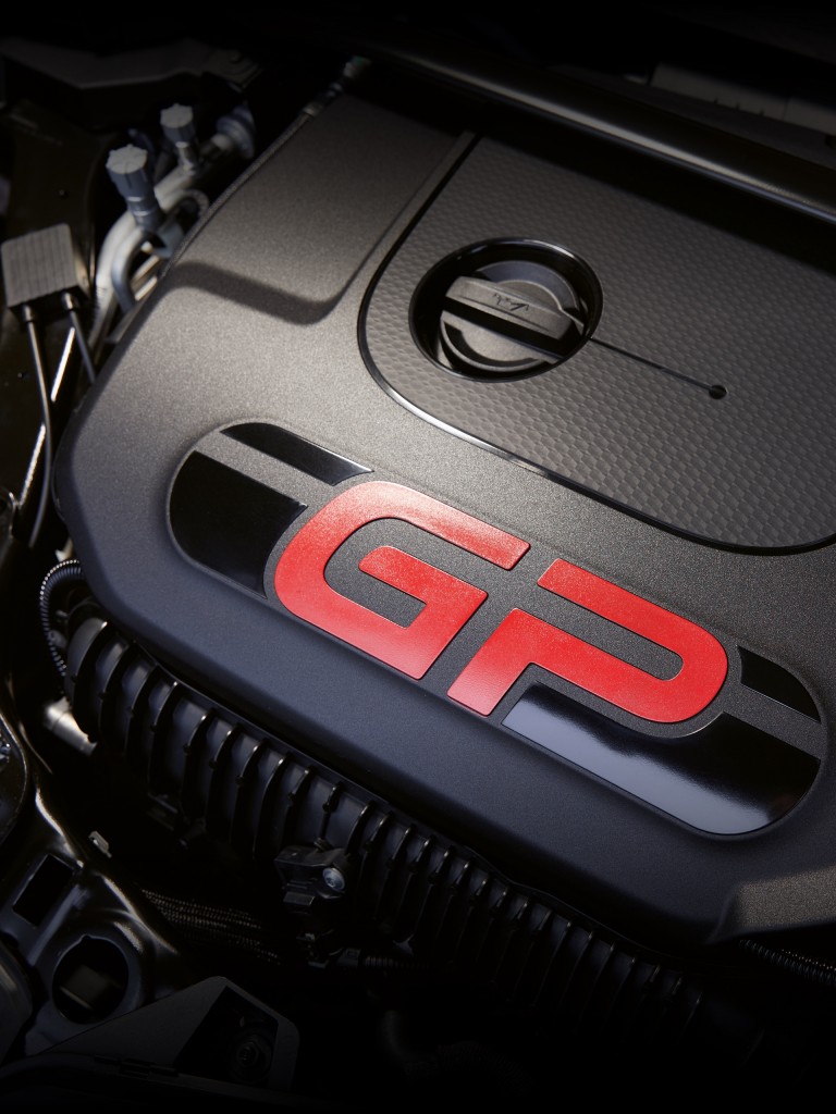 MINI John Cooper Works GP – 2.0 litri – 306 CP, motor cu 4 cilindri