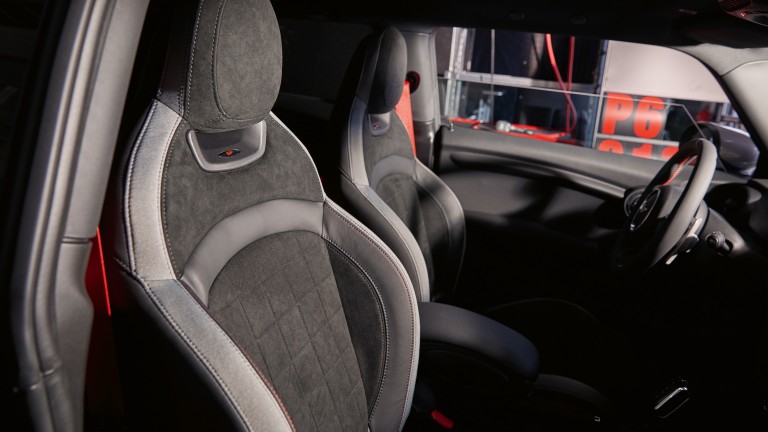 MINI John Cooper Works GP – scaune – tetiere
